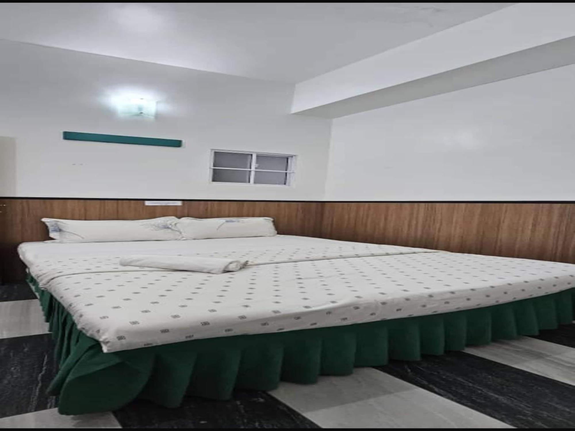 Oyo 90979 Sianglory Inn Kota Kinabalu Eksteriør billede