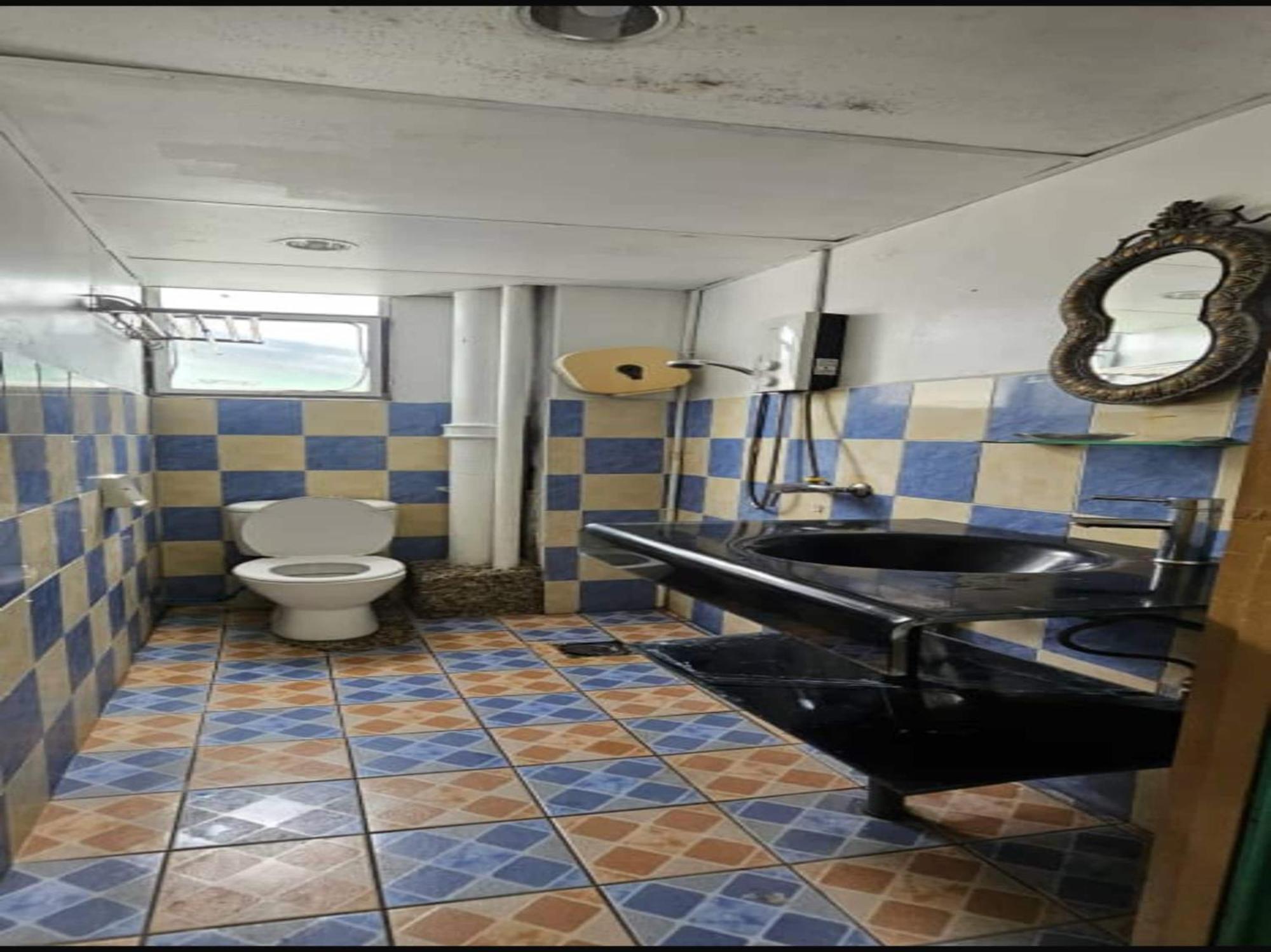 Oyo 90979 Sianglory Inn Kota Kinabalu Eksteriør billede